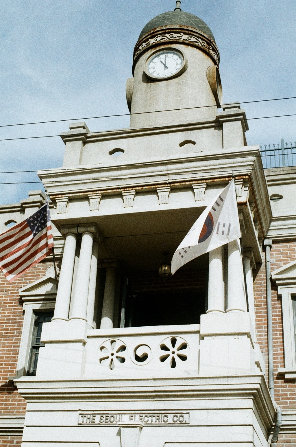 1777713096-93413900